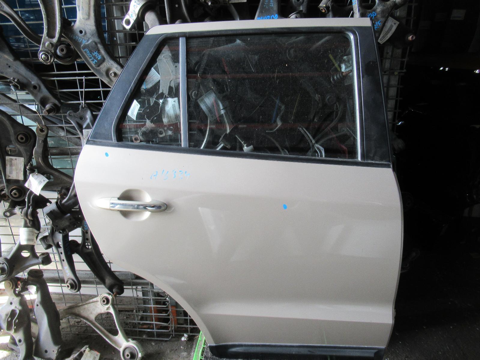 View Auto part Right Rear Door Sliding Hyundai Santa Fe 2007