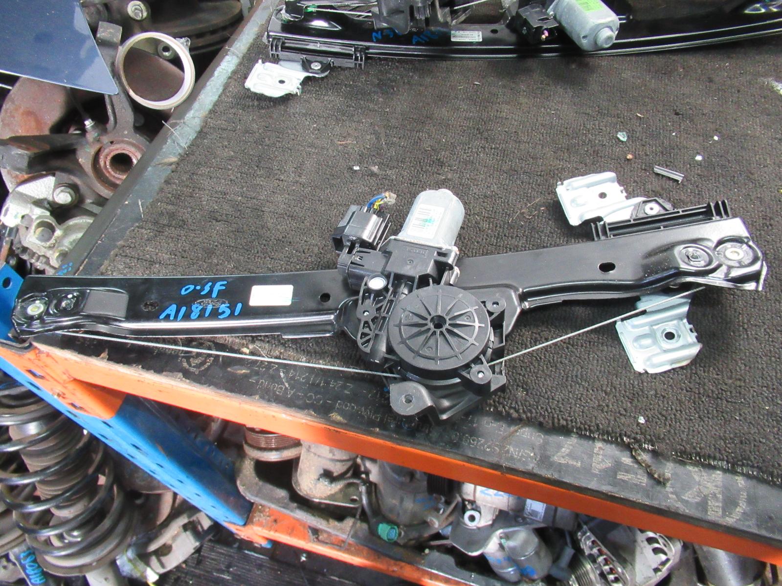 View Auto part Right Front Window Reg/Motor Ford Ecosport 2016