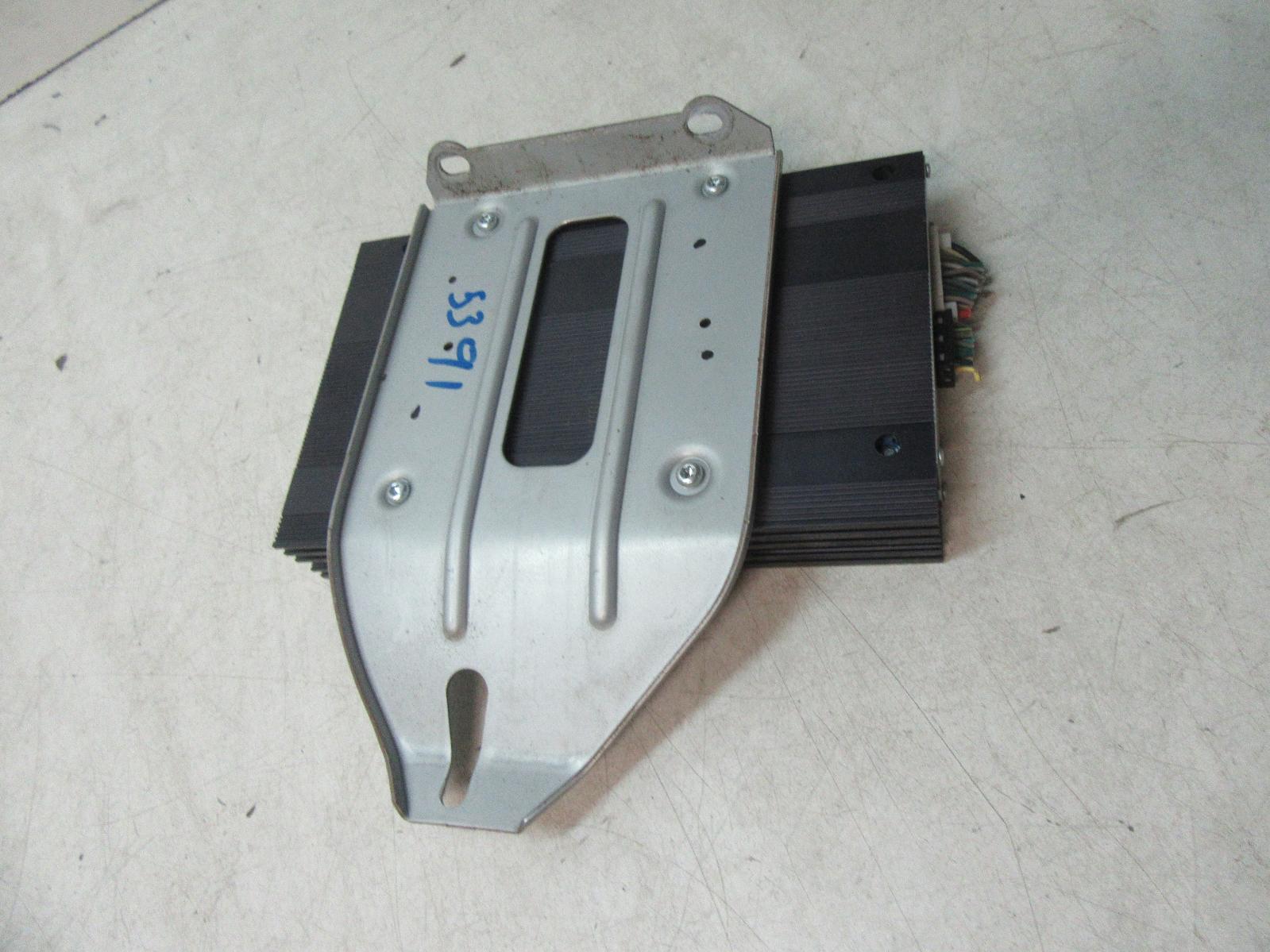 View Auto part Radio/Cd/Dvd/Sat/Tv Jeep Grandcherokee 2013