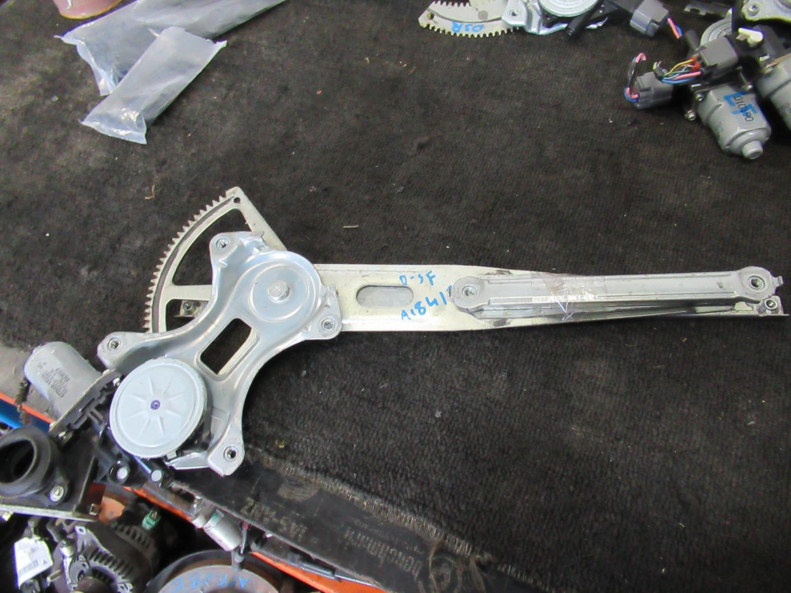 View Auto part Right Front Window Reg/Motor Toyota Rav4 2010