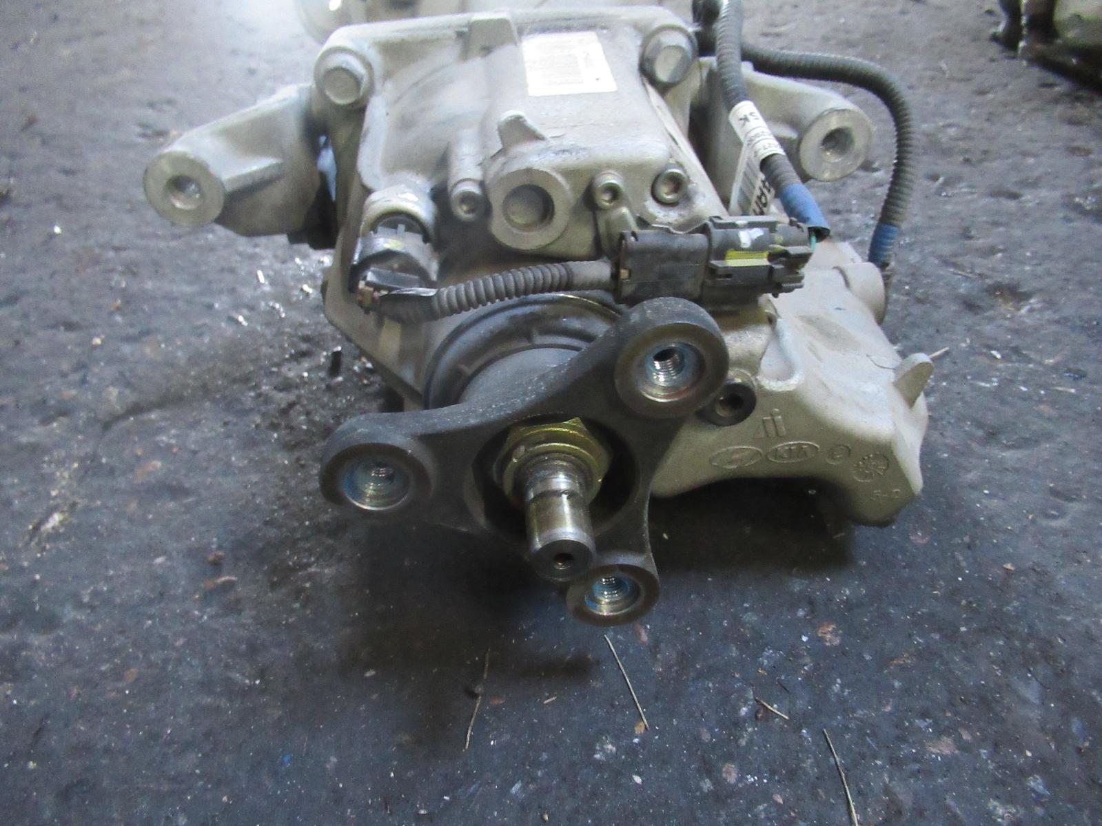 View Auto part Differential Centre Hyundai Tucson 2015