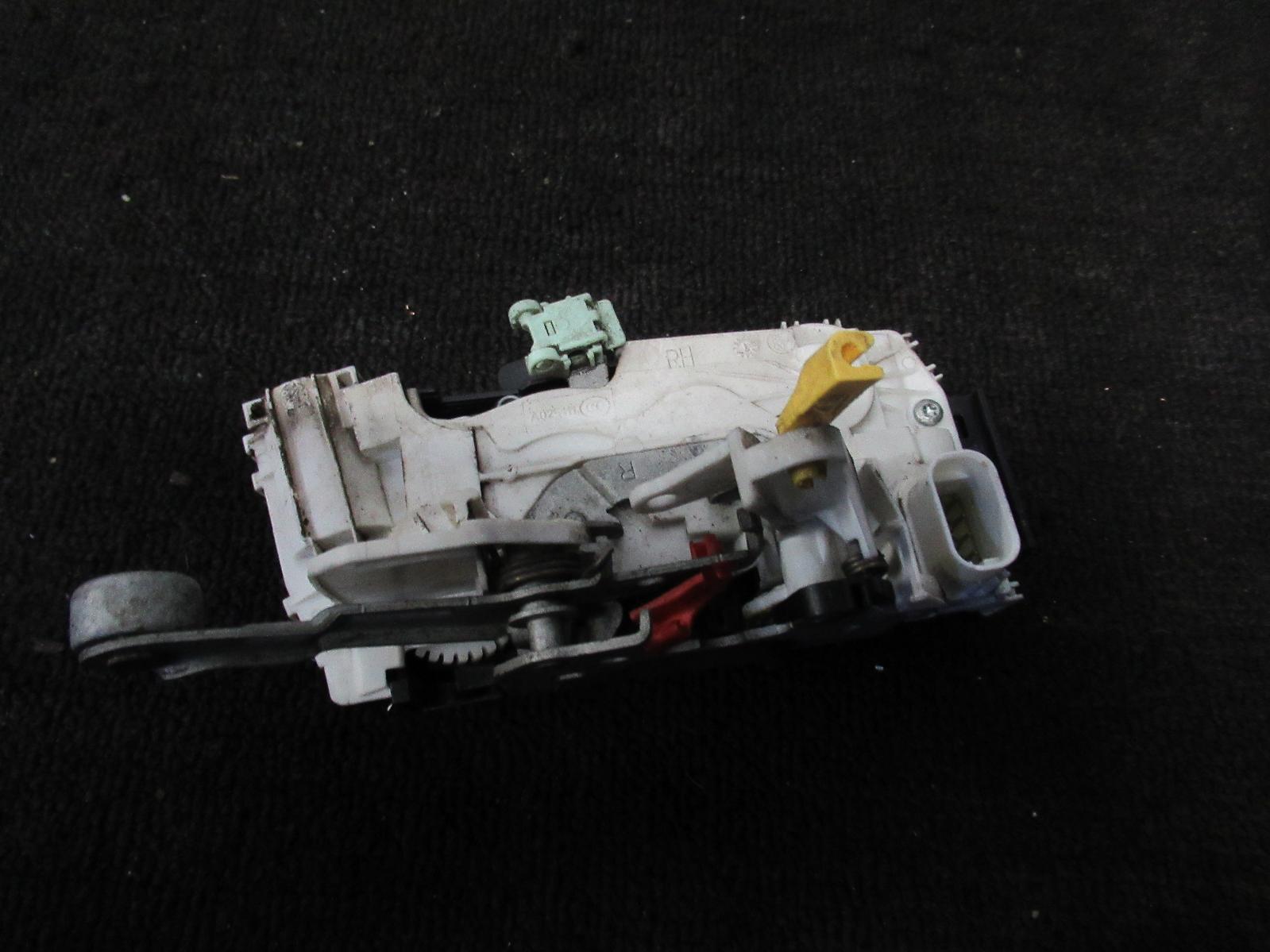 View Auto part Door/Boot/Gate Lock Jeep Cherokee 2009