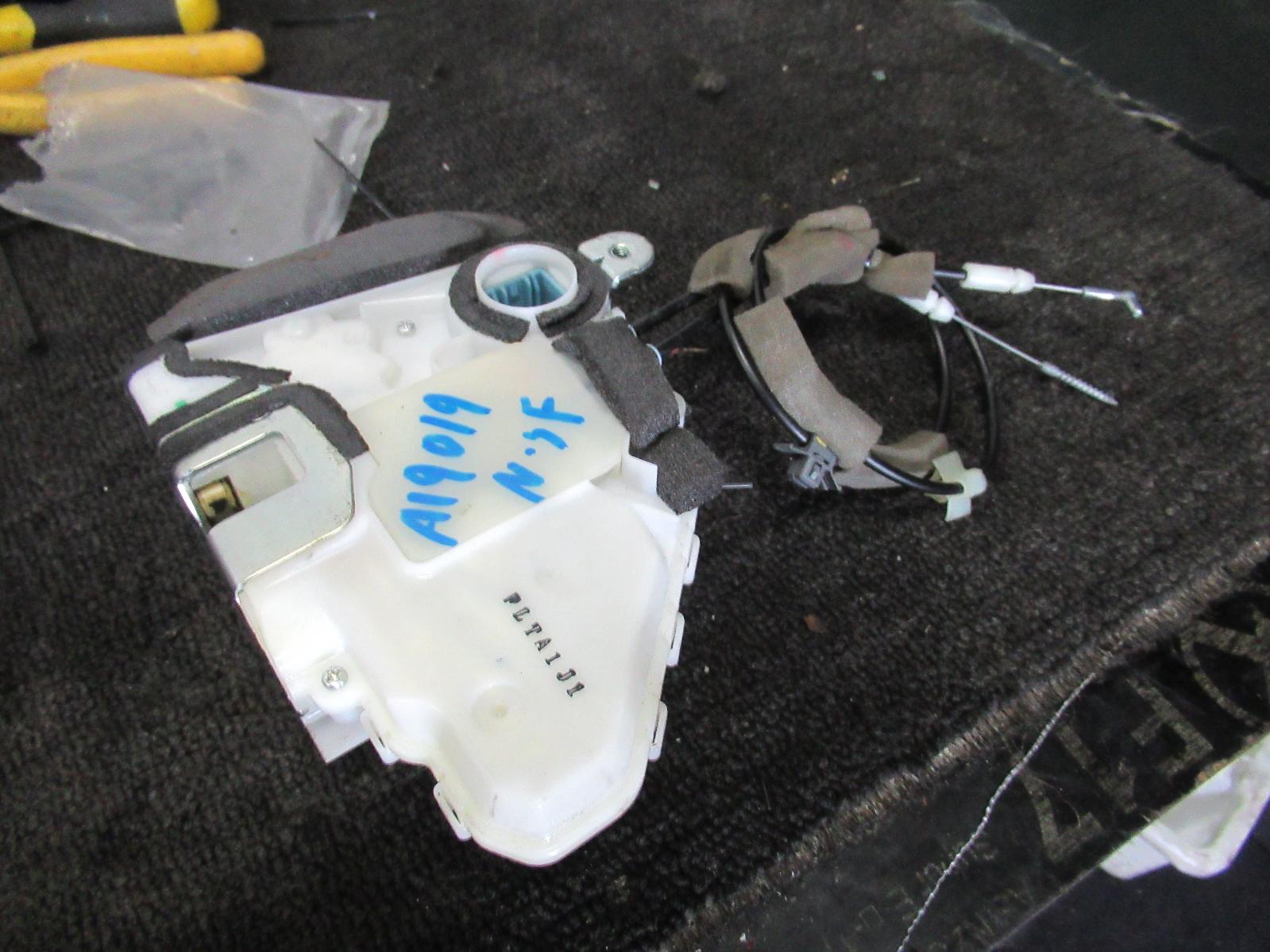 View Auto part Door/Boot/Gate Lock Honda Accord 2009