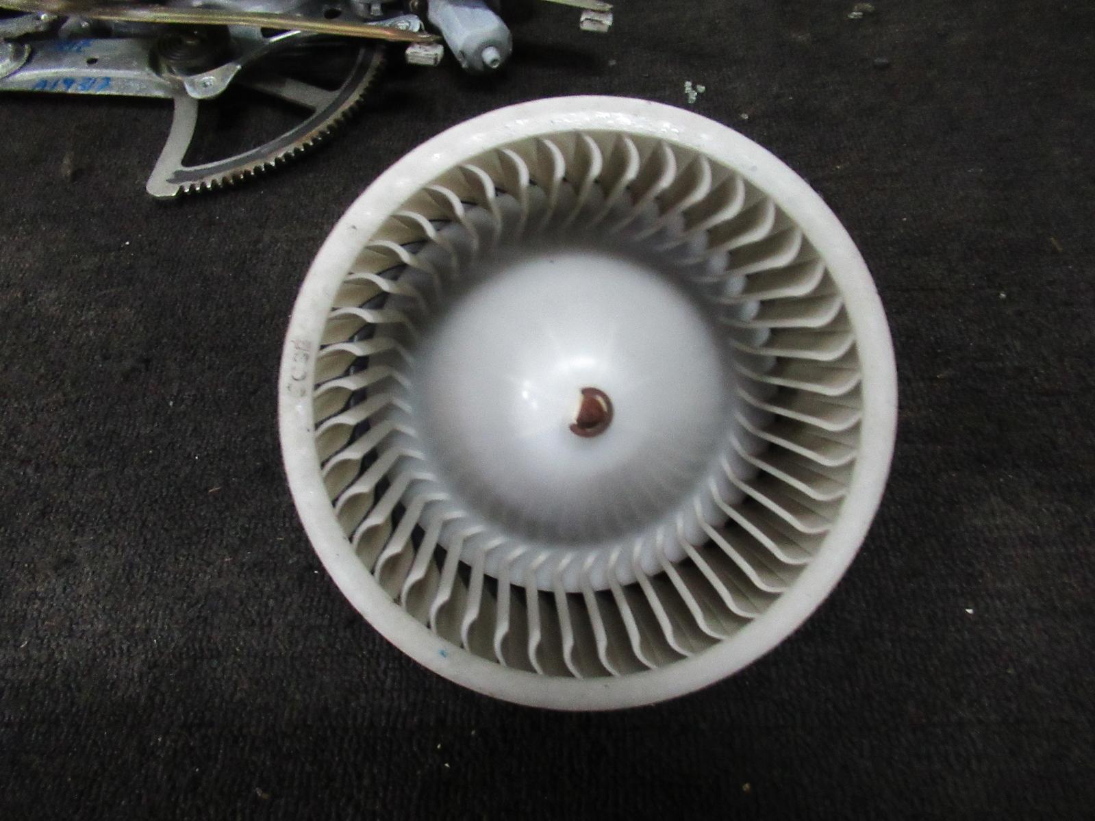 View Auto part Heater Fan Motor Kia Sorento 2007