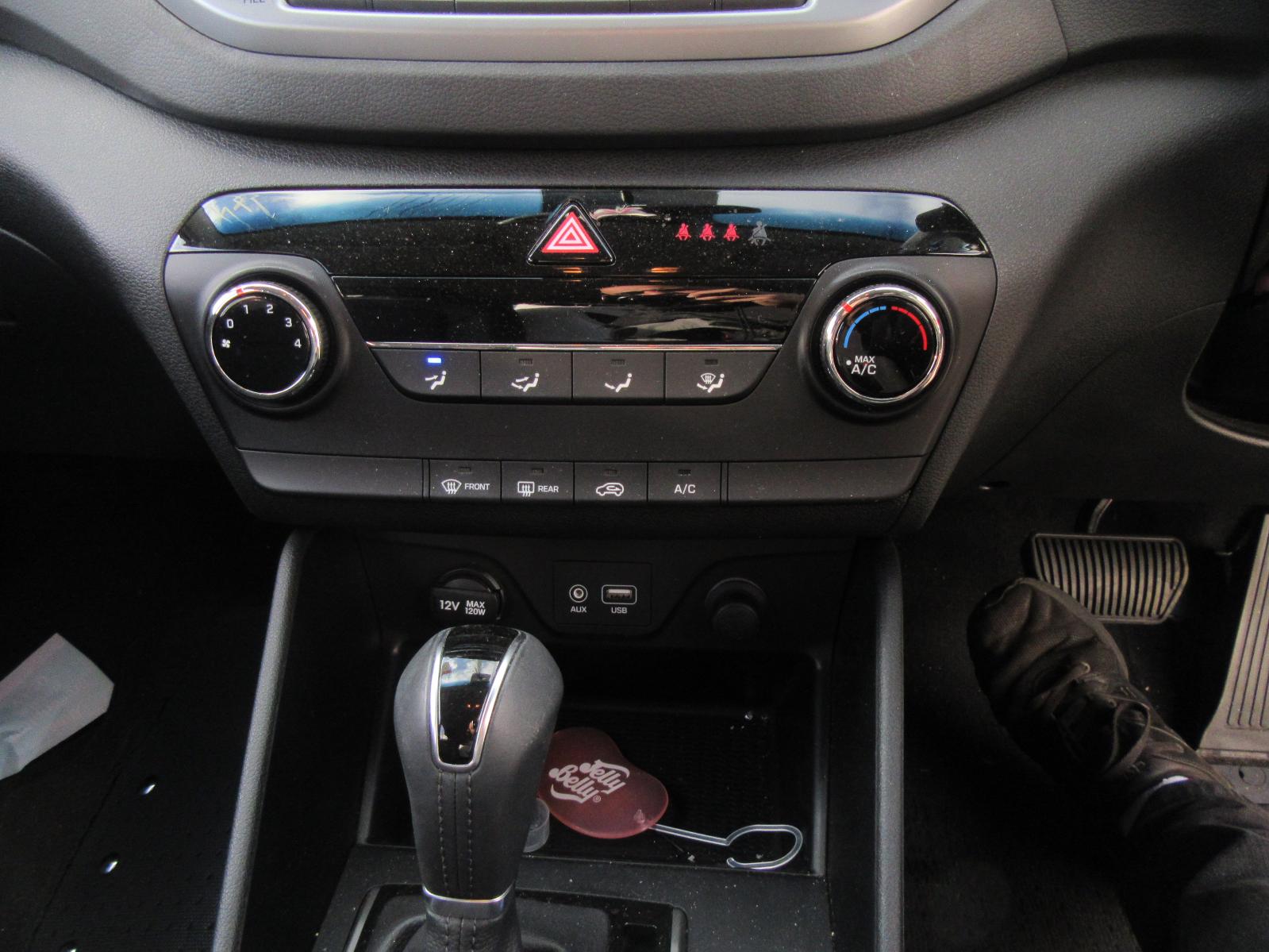 View Auto part Heater/Ac Controls Hyundai Tucson 2017