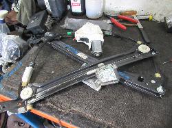 View Auto part Right Front Window Reg/Motor Peugeot 4007 2013