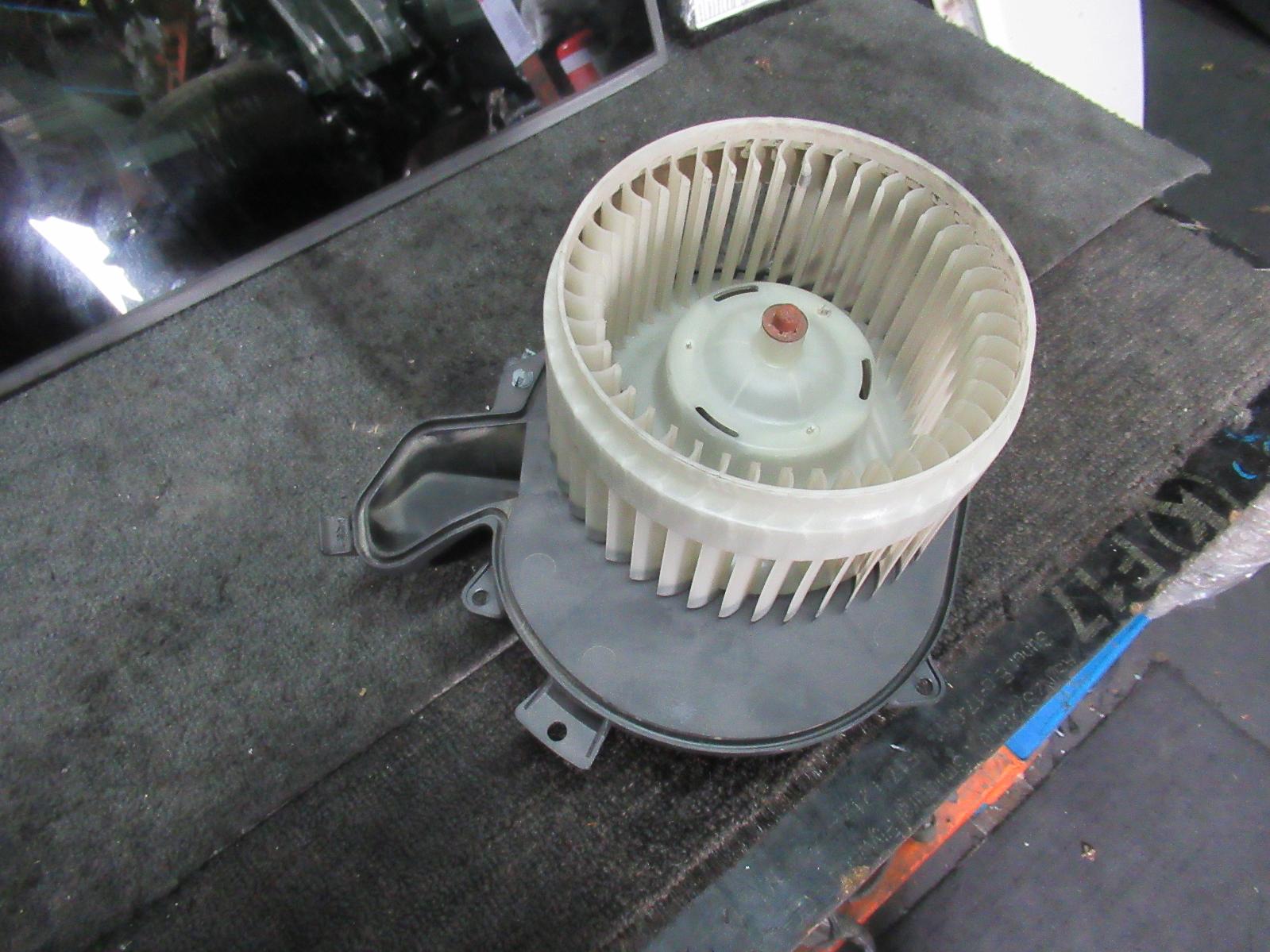 View Auto part Heater Fan Motor Chrysler 300c 2007