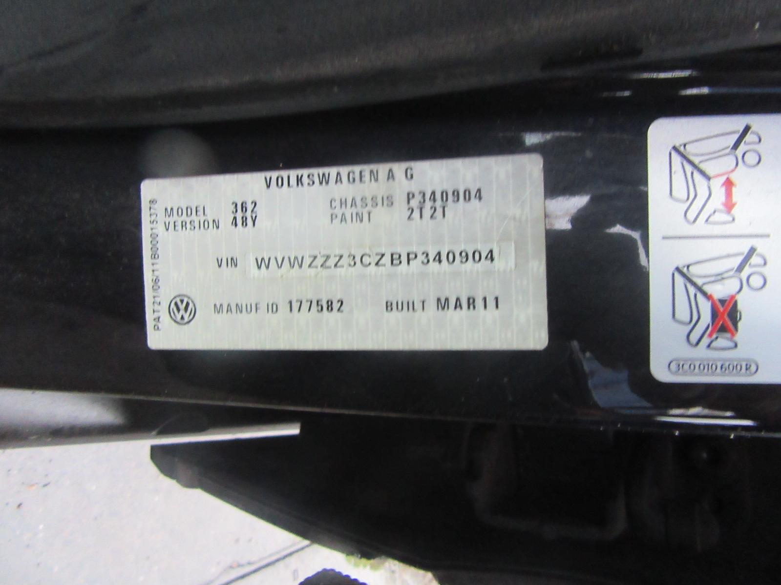 View Auto part Right Taillight Volkswagen Passat 2011