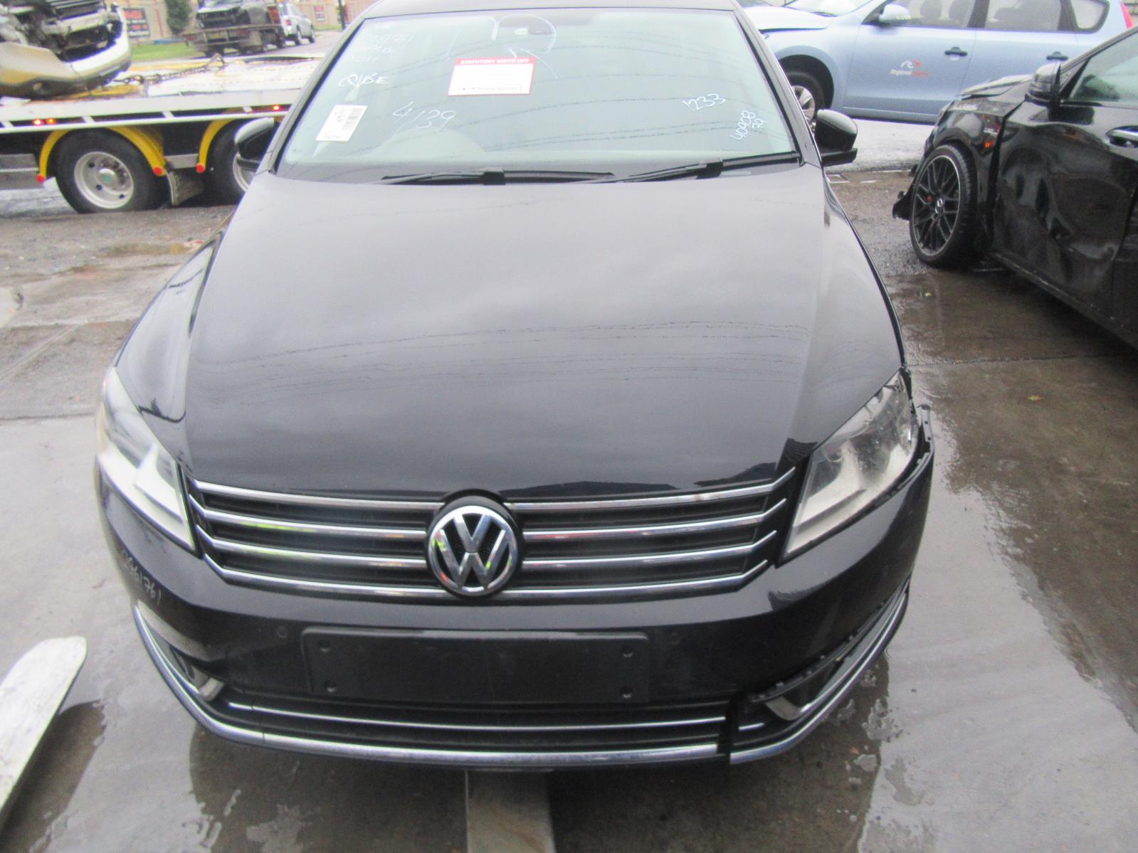 View Auto part Right Taillight Volkswagen Passat 2011