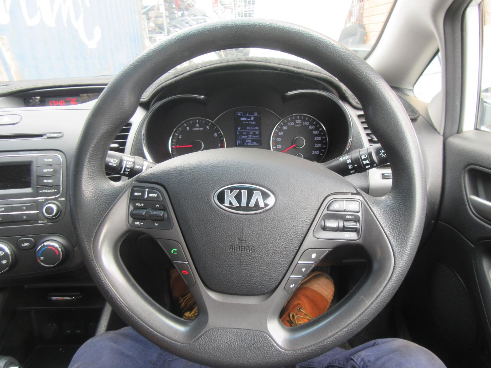 View Auto part Right Taillight Kia Cerato 2013