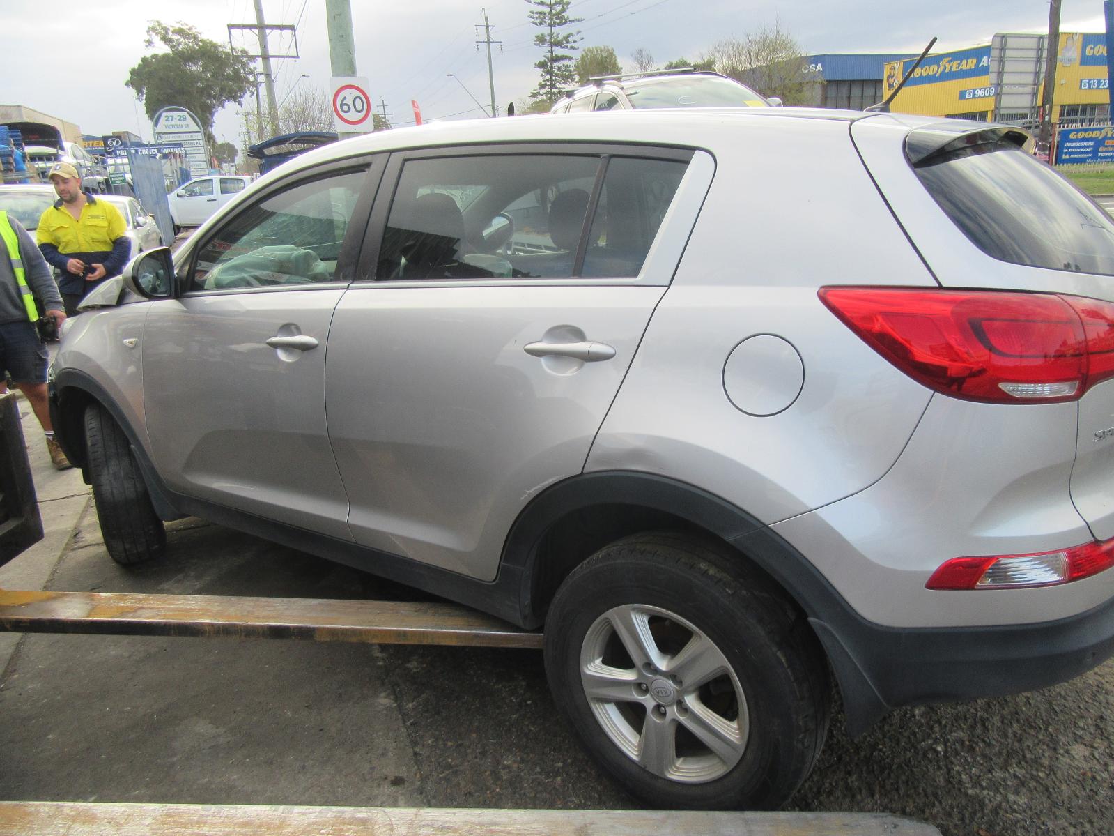View Auto part Left Indicator/Fog/Side Kia Sportage 2015