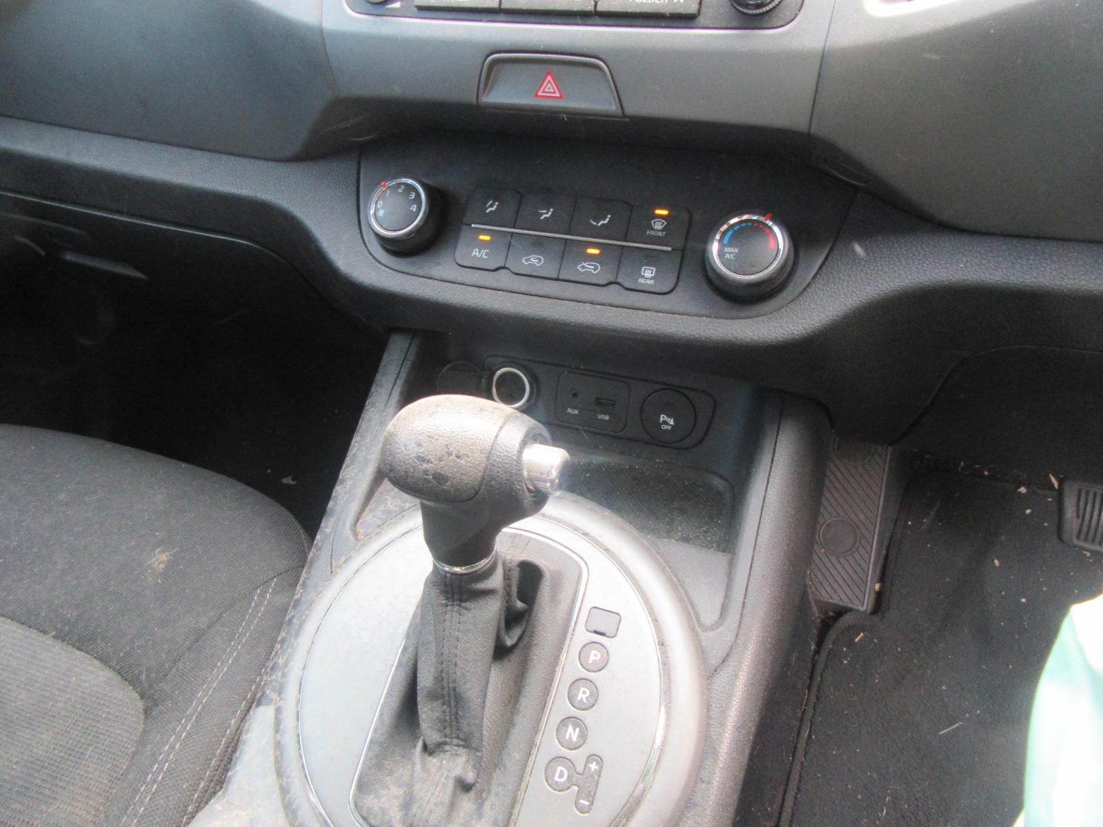 View Auto part Left Indicator/Fog/Side Kia Sportage 2015