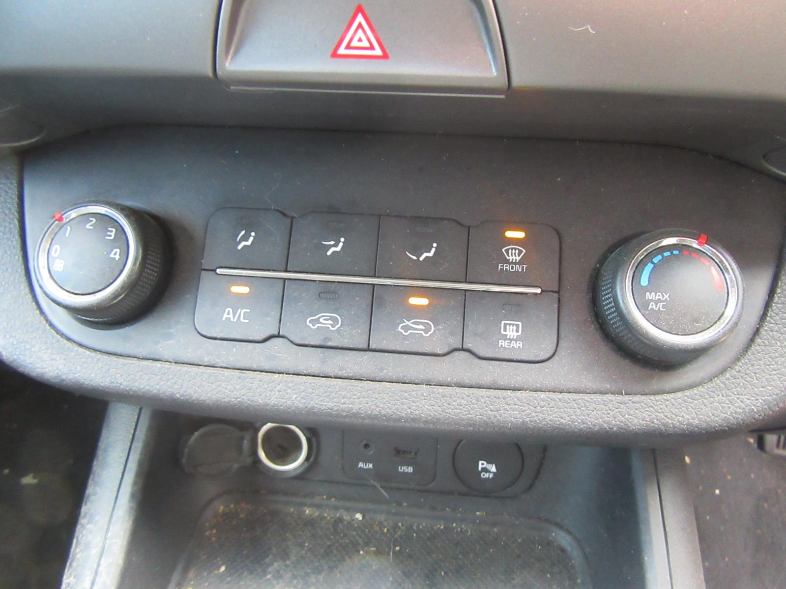 View Auto part Left Indicator/Fog/Side Kia Sportage 2015
