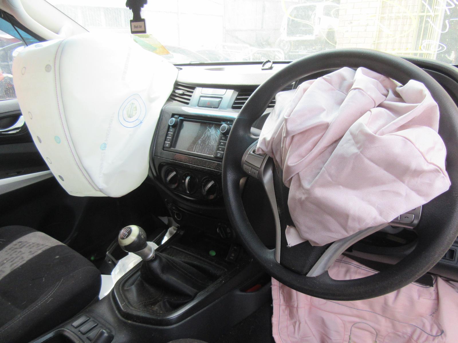 View Auto part Sunvisor Nissan Navara 2015