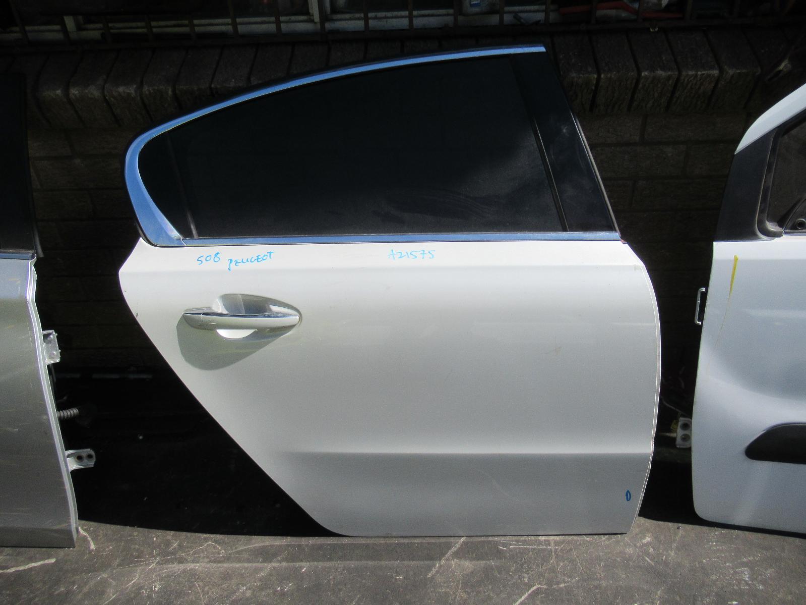 View Auto part Right Rear Door Sliding Peugeot 508 2014