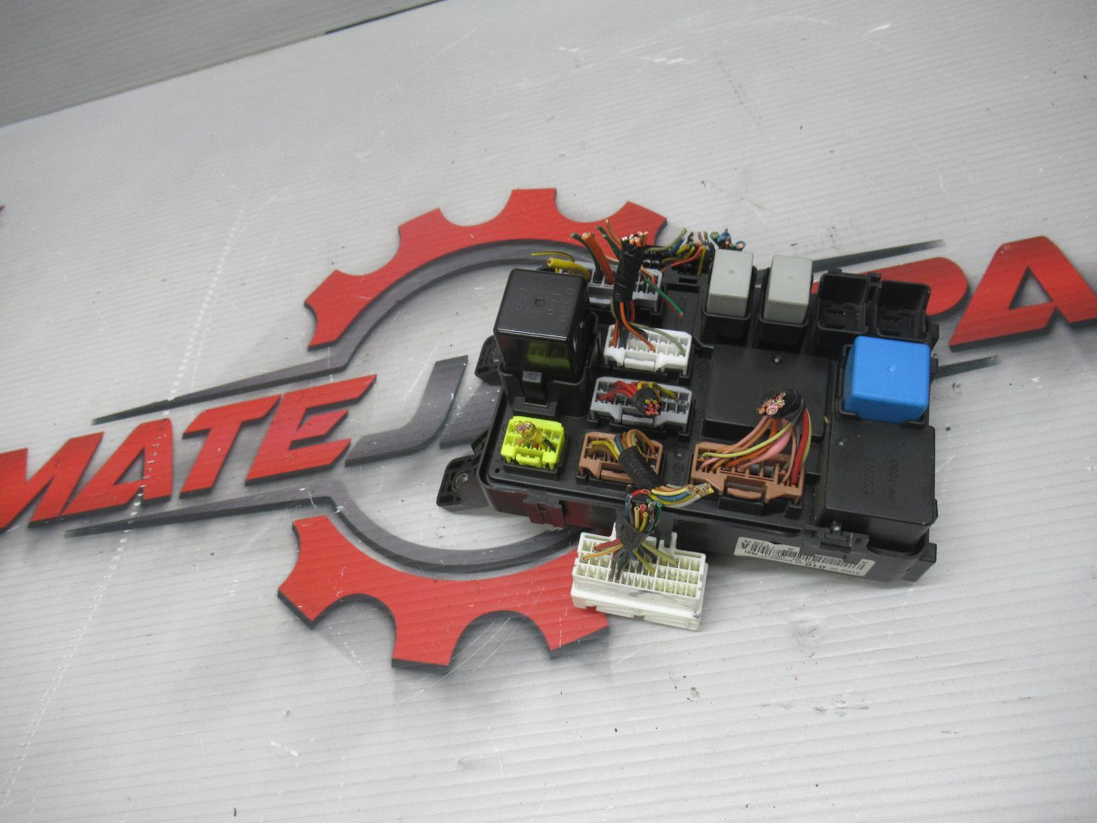 View Auto part Fuse Box Kia Rio 2010