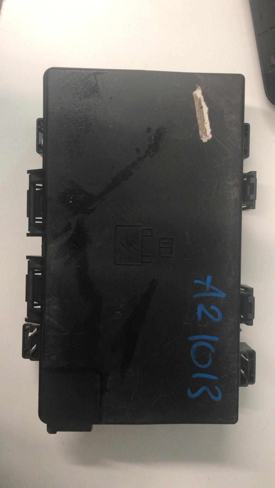 View Auto part Fuse Box Jeep Grandcherokee 2016