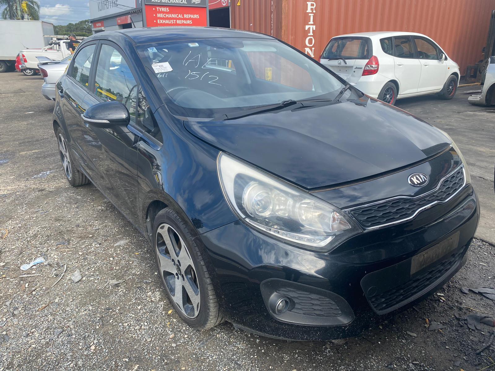 View Auto part Parcel Shelf Cargo Blind Kia Rio 2012