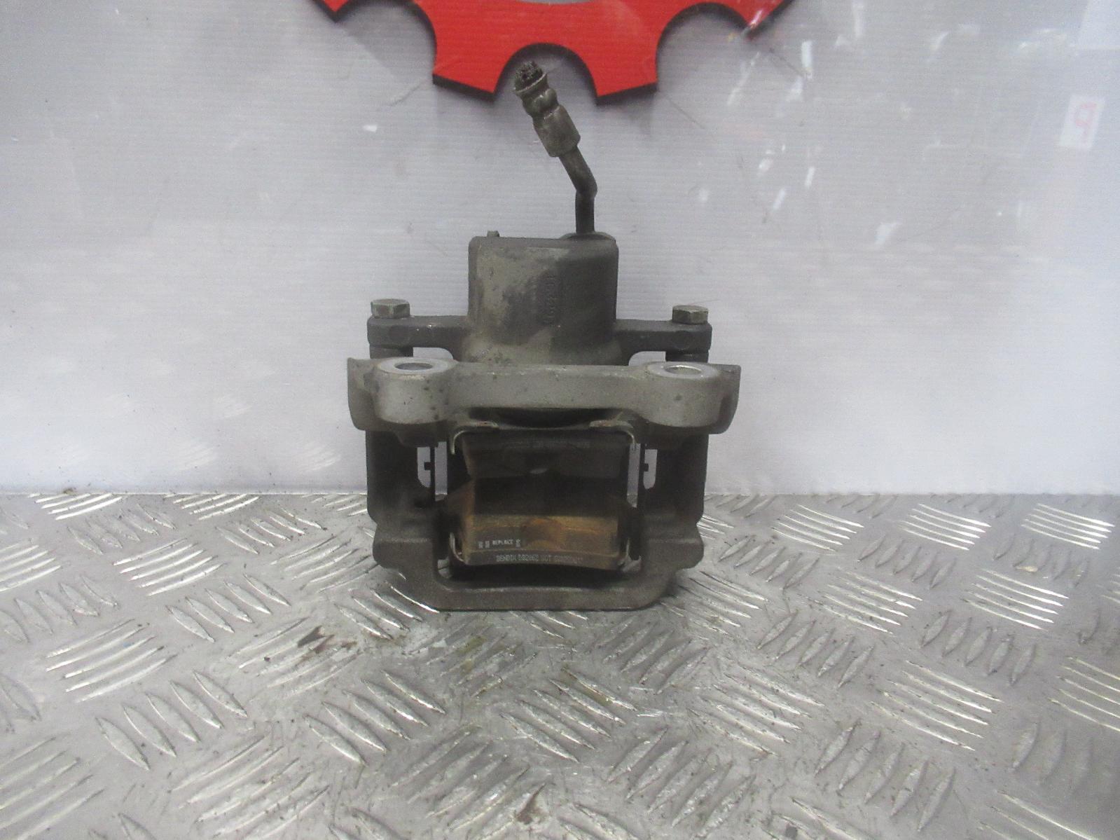 View Auto part Caliper Chrysler 300c 2014