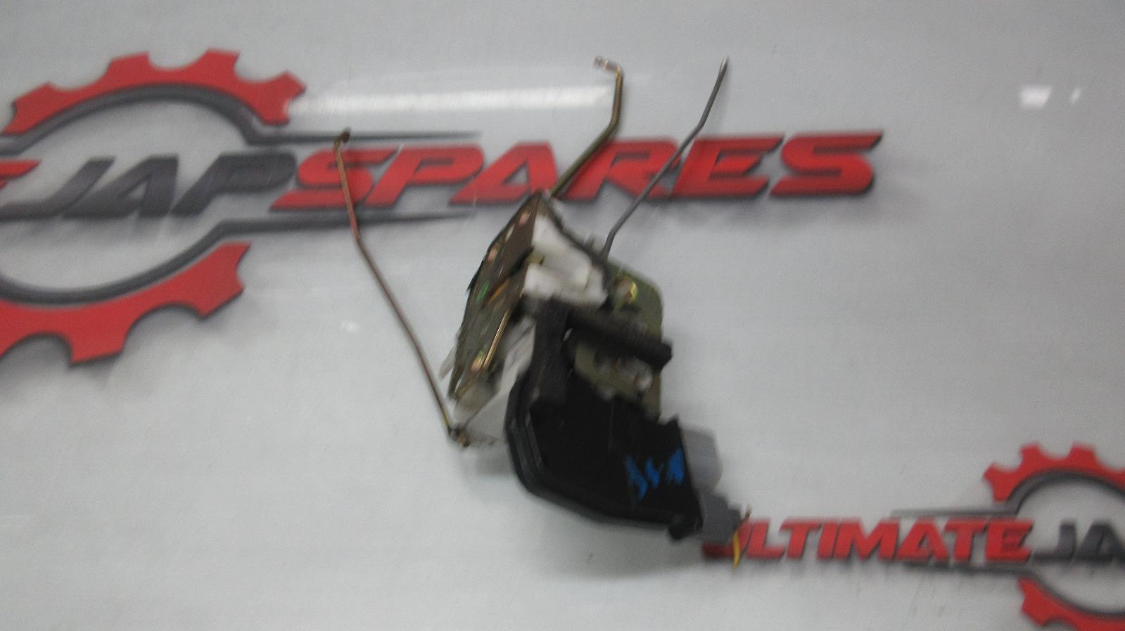 View Auto part Door/Boot/Gate Lock Honda Crv 2002