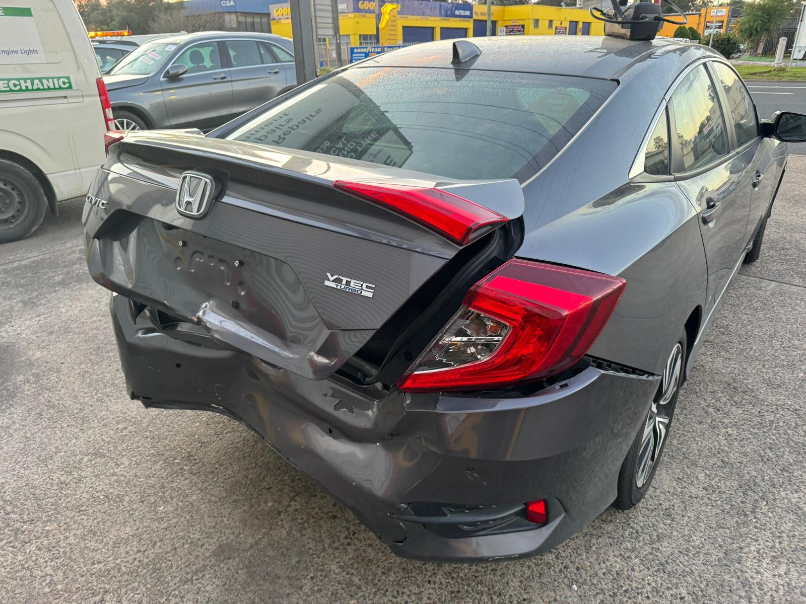 View Auto part Radio/Cd/Dvd/Sat/Tv Honda Civic 2016