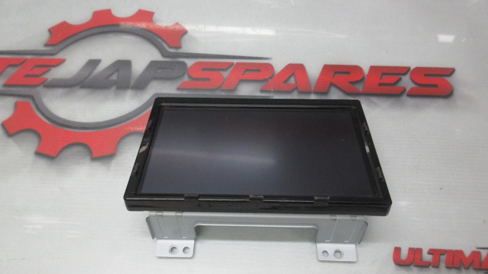 View Auto part Radio/Cd/Dvd/Sat/Tv Hyundai Genesis 2015