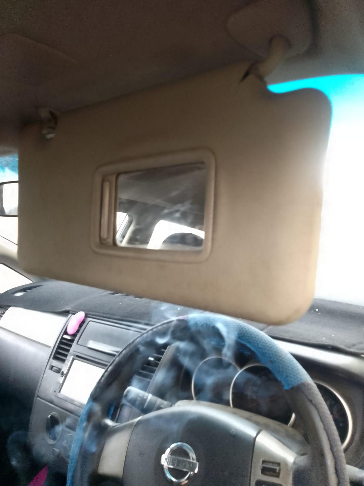 View Auto part Sunvisor Nissan Tiida 2009