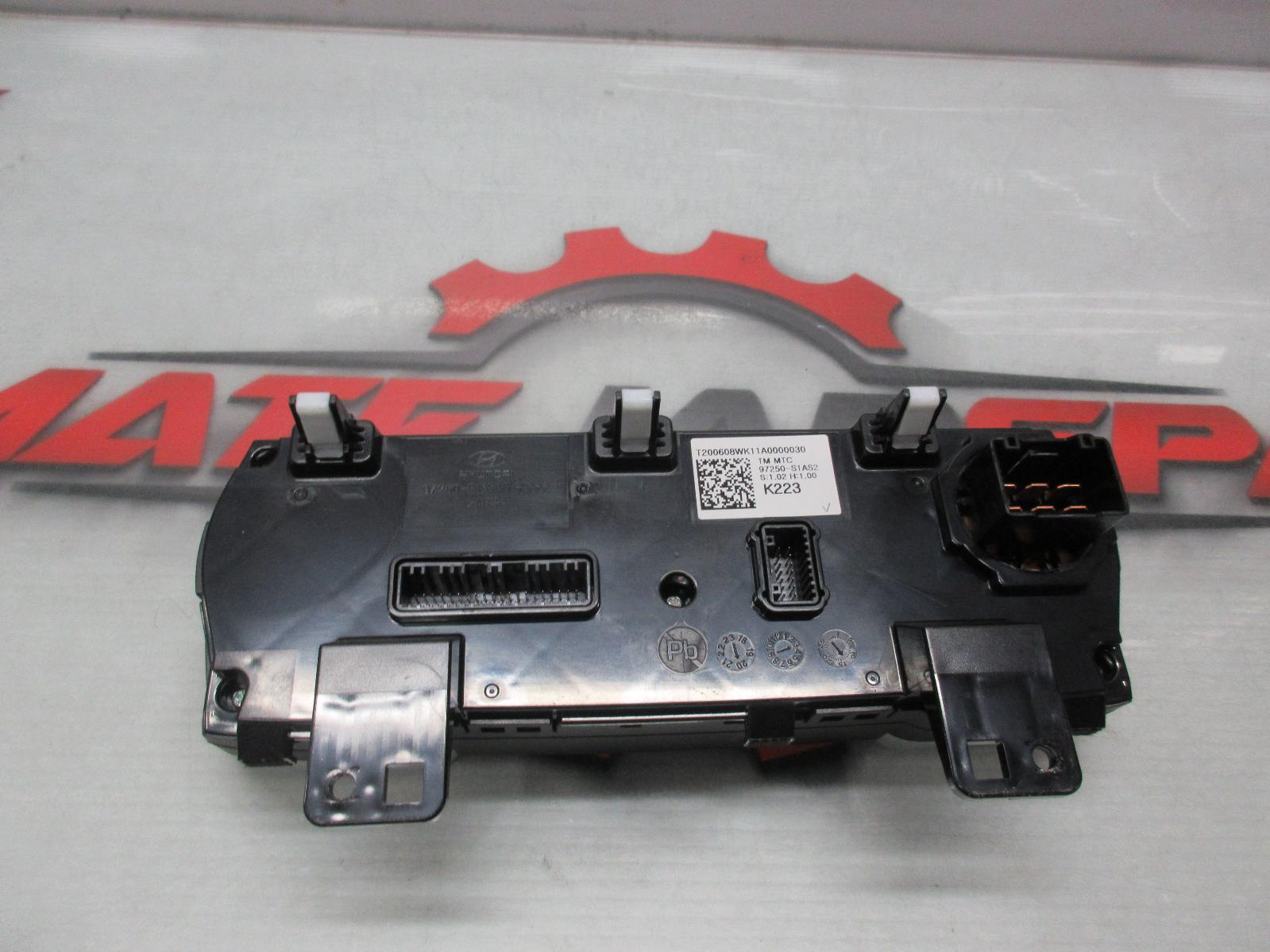 View Auto part Heater/Ac Controls Hyundai Santa Fe 2019