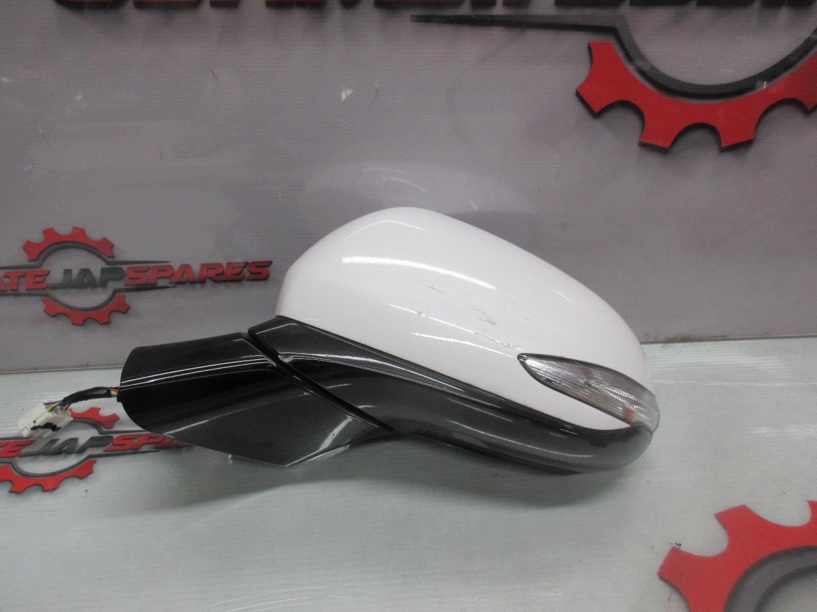 View Auto part Left Door Mirror Hyundai Santa Fe 2023