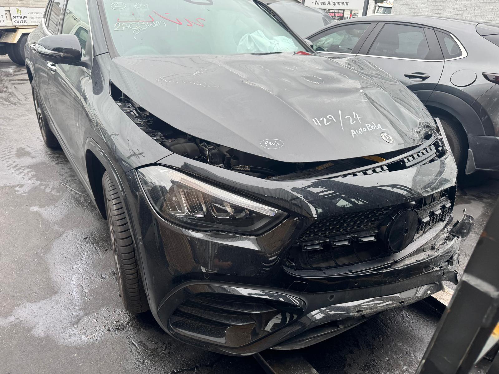 2024 Mercedes Gla Class Left Rear 1/4 Door Glass View Auto part Left Rear 1/4 Door Glass Mercedes Gla Class 2024