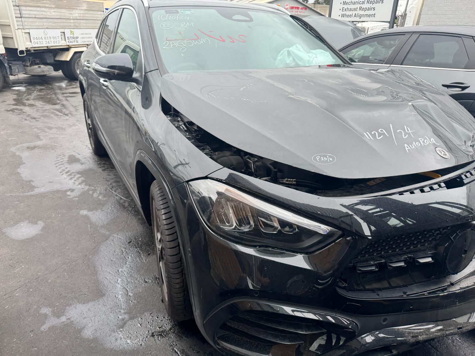 2024 Mercedes Gla Class Left Rear 1/4 Door Glass View Auto part Left Rear 1/4 Door Glass Mercedes Gla Class 2024