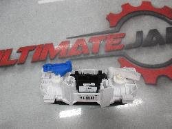 View Auto part Heater/Ac Controls Mitsubishi Express 2021