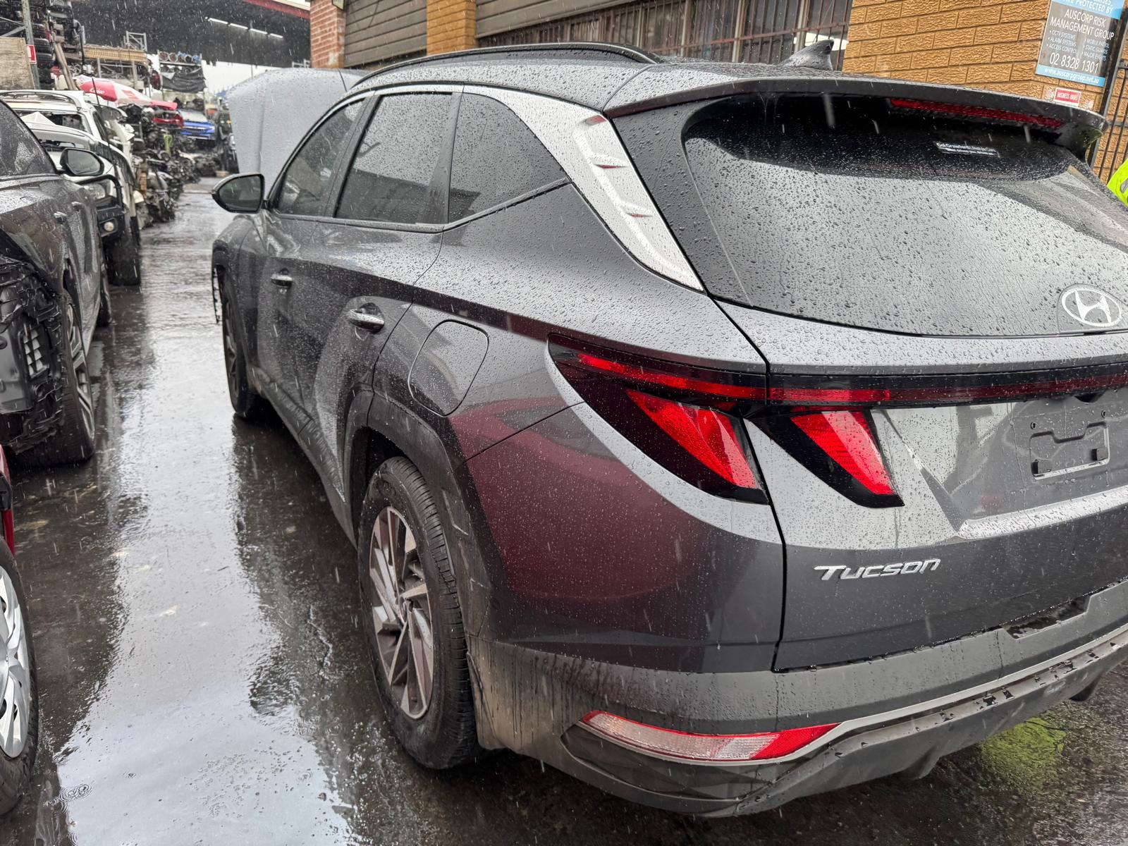 2023 Hyundai Tucson Right Front Door Window View Auto part Right Front Door Window Hyundai Tucson 2023