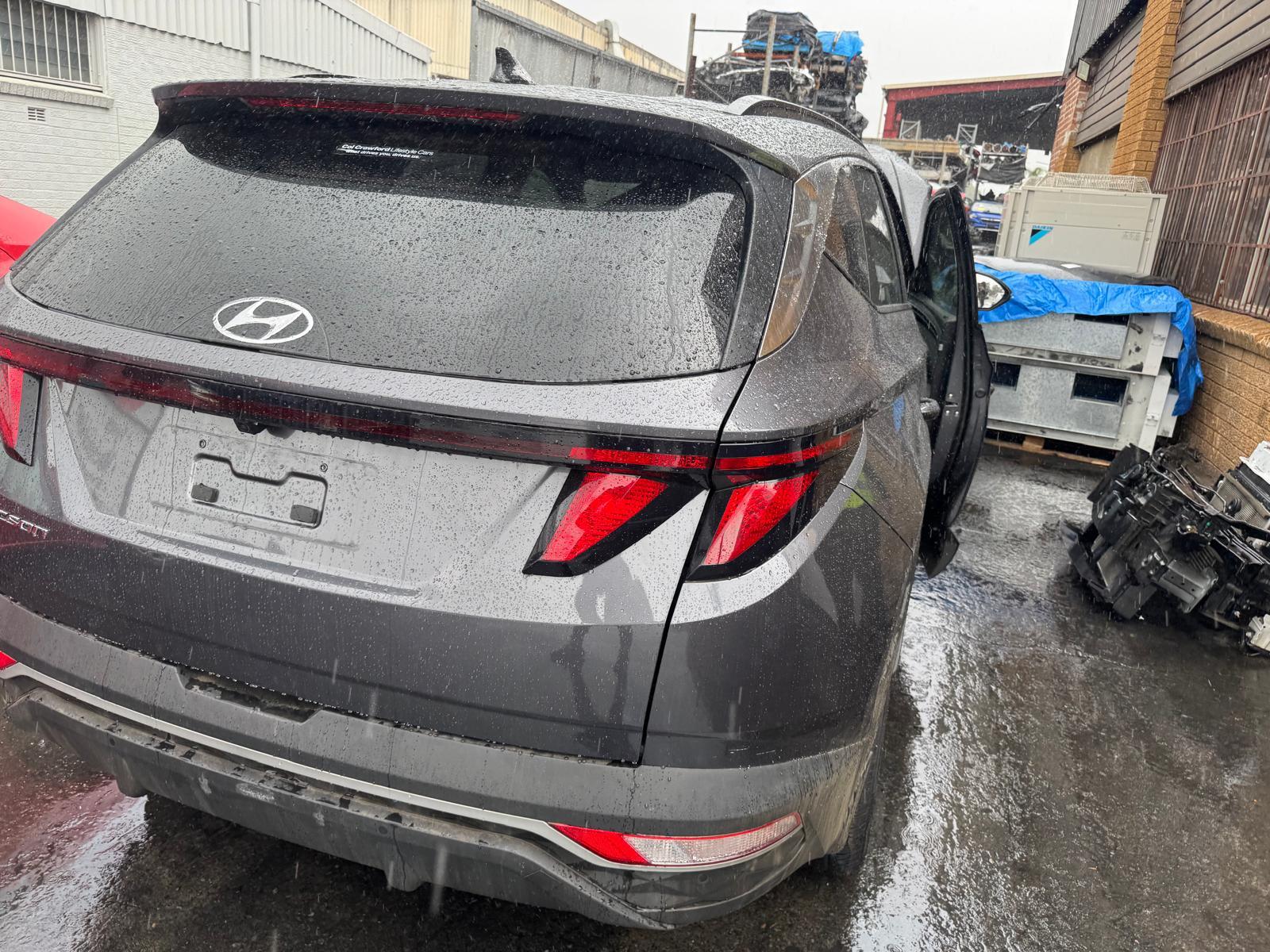 2023 Hyundai Tucson Right Front Door Window View Auto part Right Front Door Window Hyundai Tucson 2023