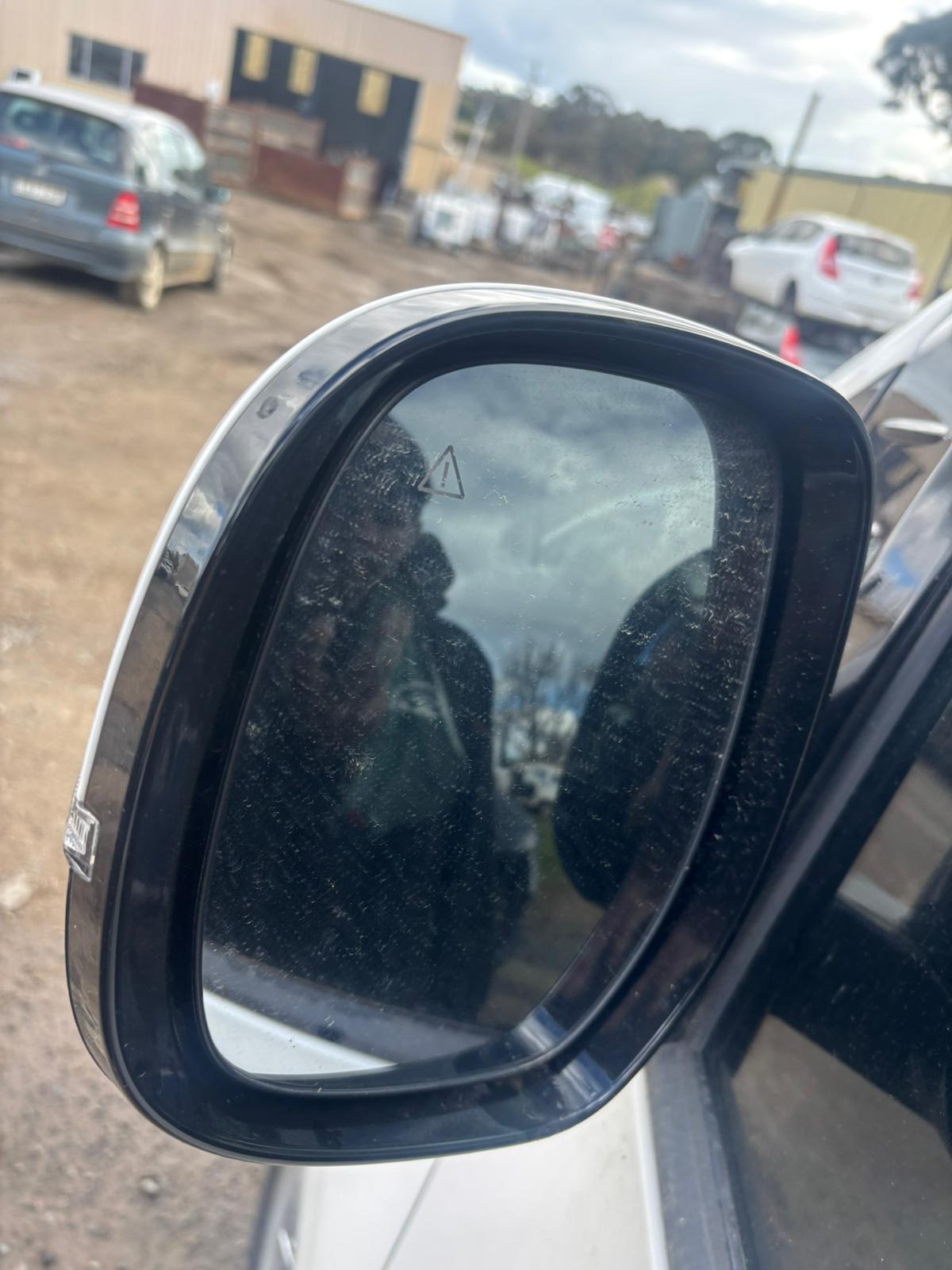 View Auto part Left Door Mirror Hyundai Staria 2024