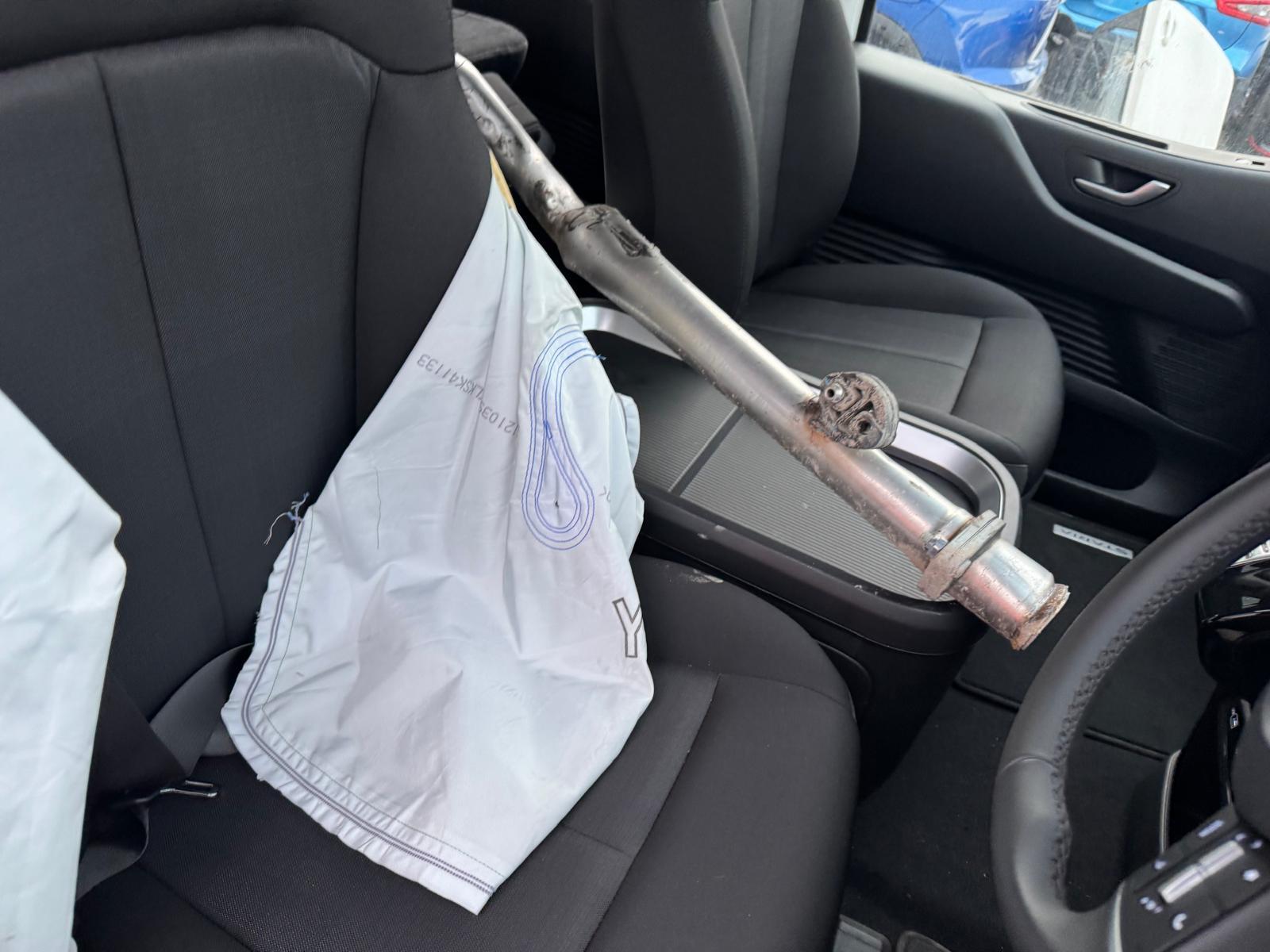 View Auto part Left Front Door Hyundai Staria 2024