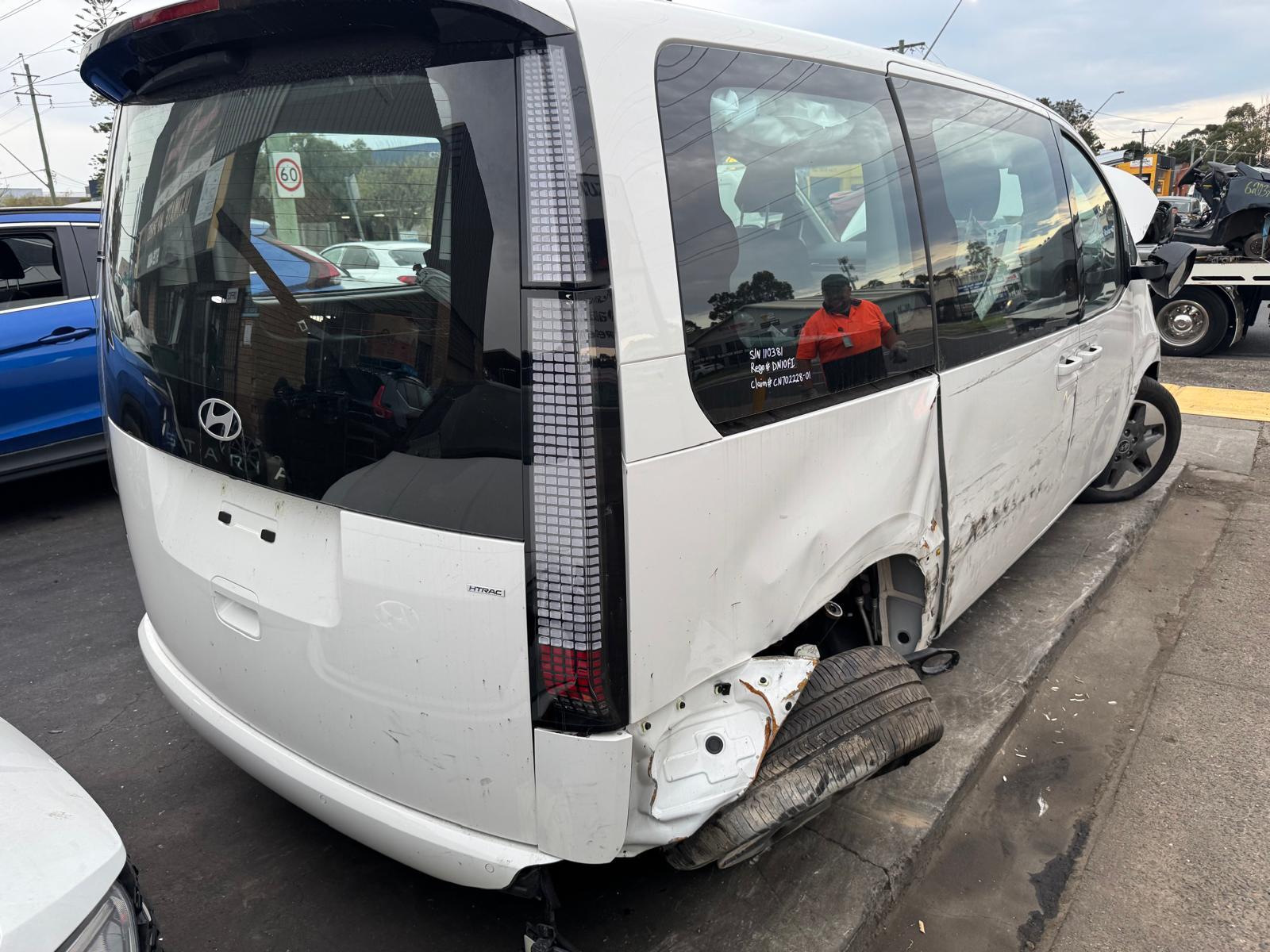 View Auto part Left Front Door Hyundai Staria 2024