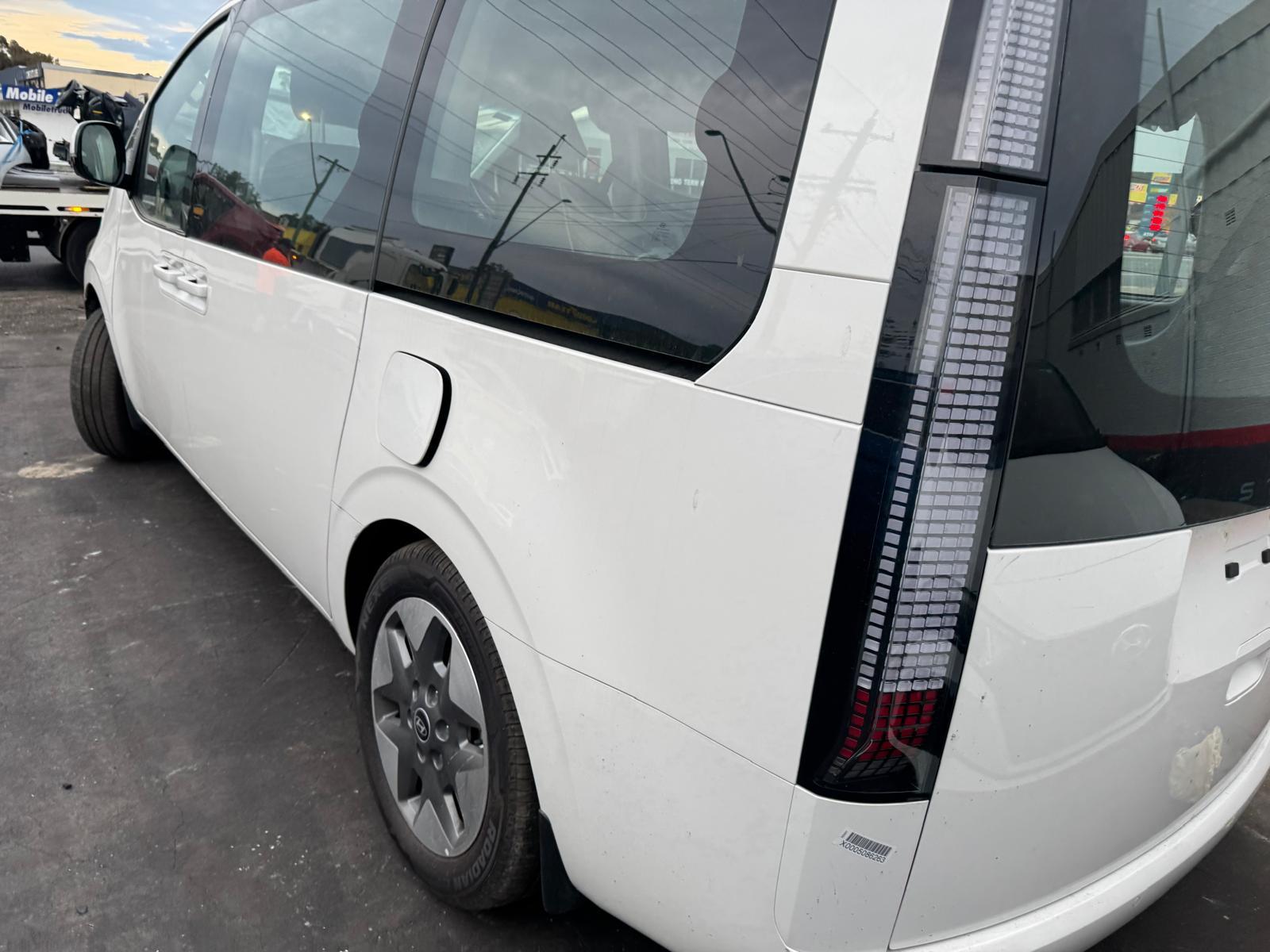 View Auto part Left Front Door Hyundai Staria 2024