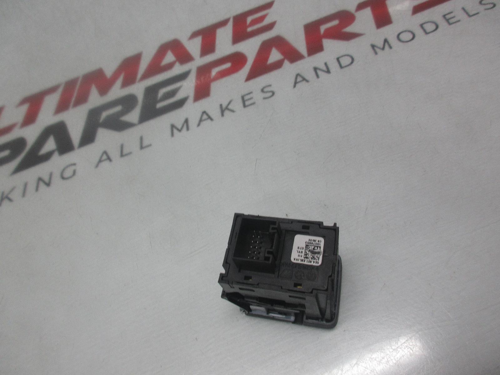 View Auto part Combination Switch Skoda Octavia 2023