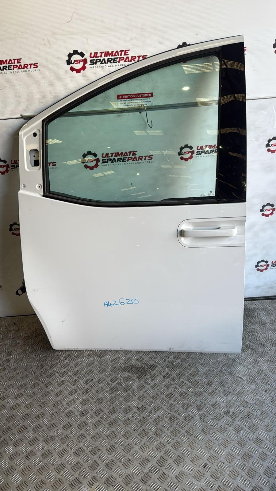 View Auto part Left Front Door Hyundai Staria 2024