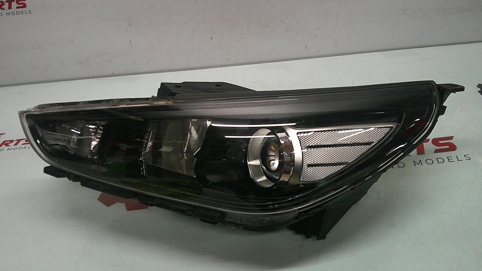 View Auto part Left Headlamp Hyundai I30 2019