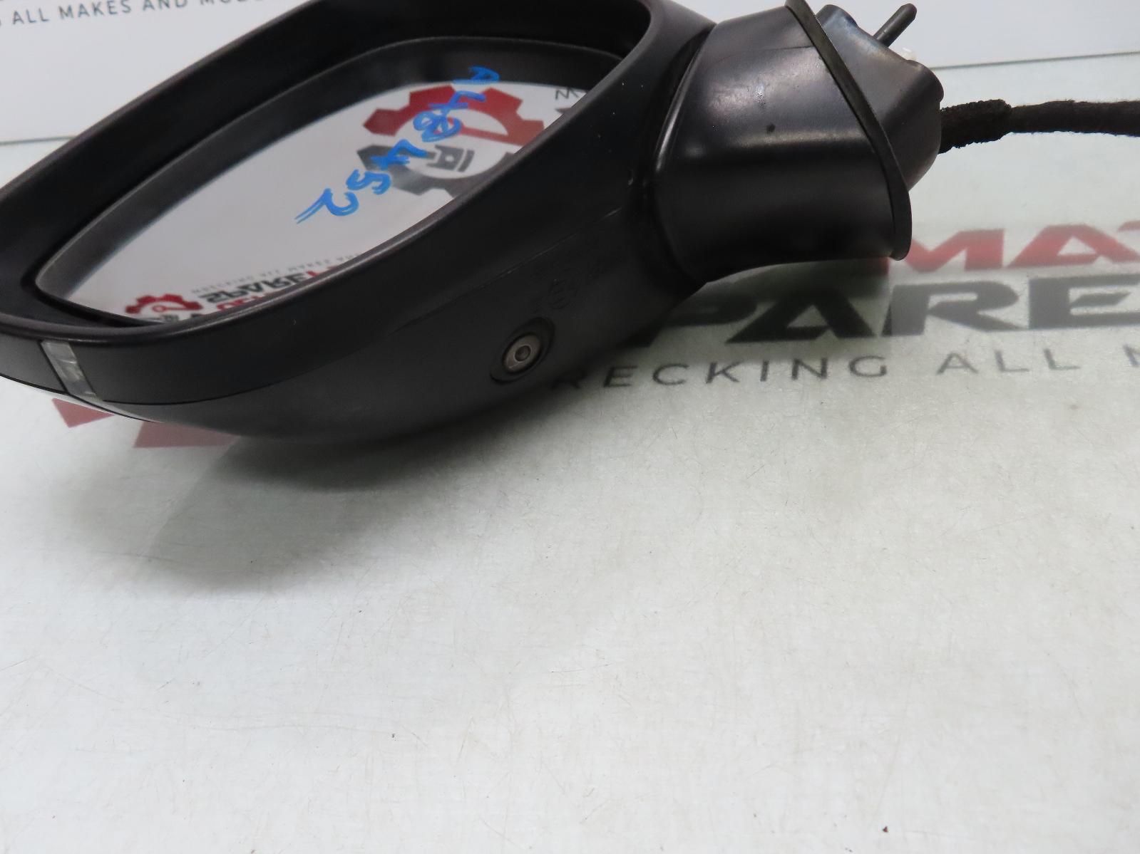 View Auto part Left Door Mirror Mazda Cx5 2018
