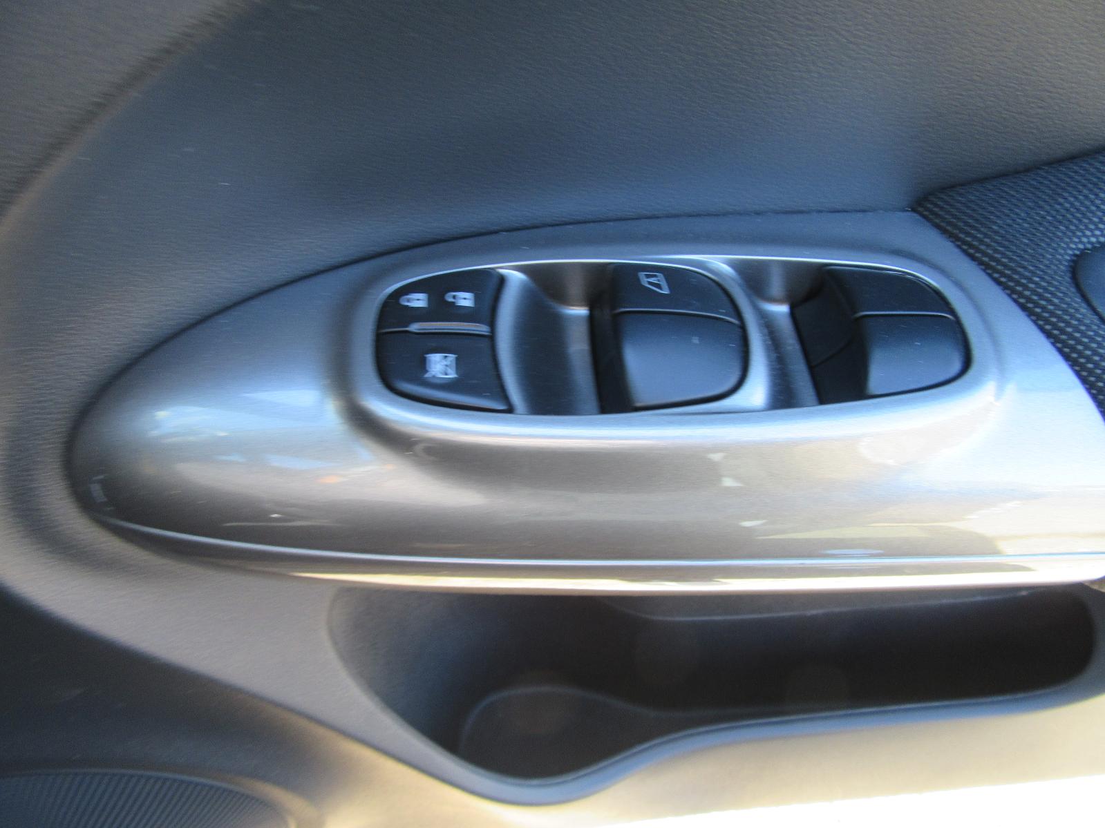 View Auto part Heater/Ac Controls Nissan Juke 2013