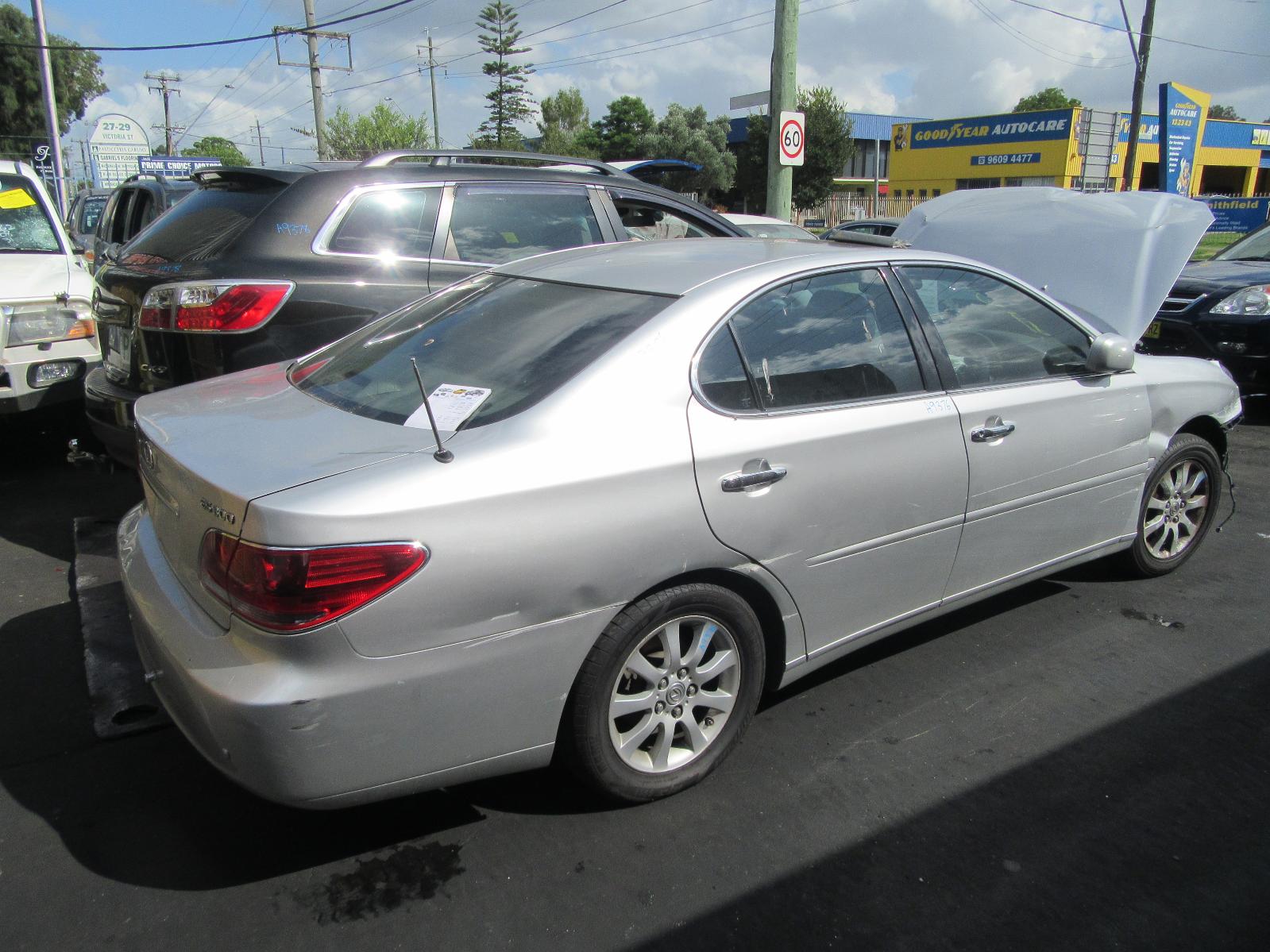 View Auto part Right Taillight Lexus Es300 (92-05) 2005