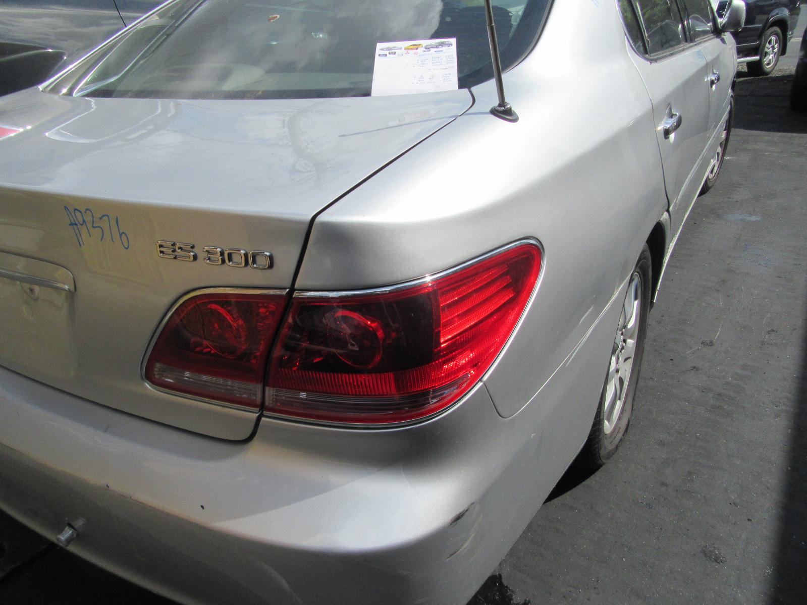 View Auto part Right Taillight Lexus Es300 (92-05) 2005