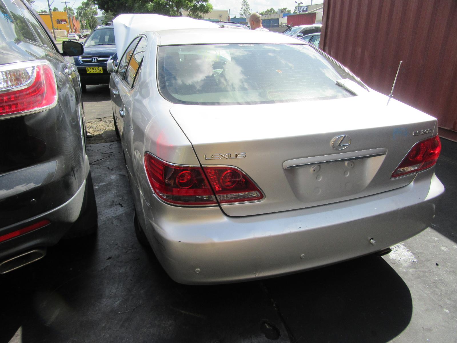 View Auto part Right Taillight Lexus Es300 (92-05) 2005