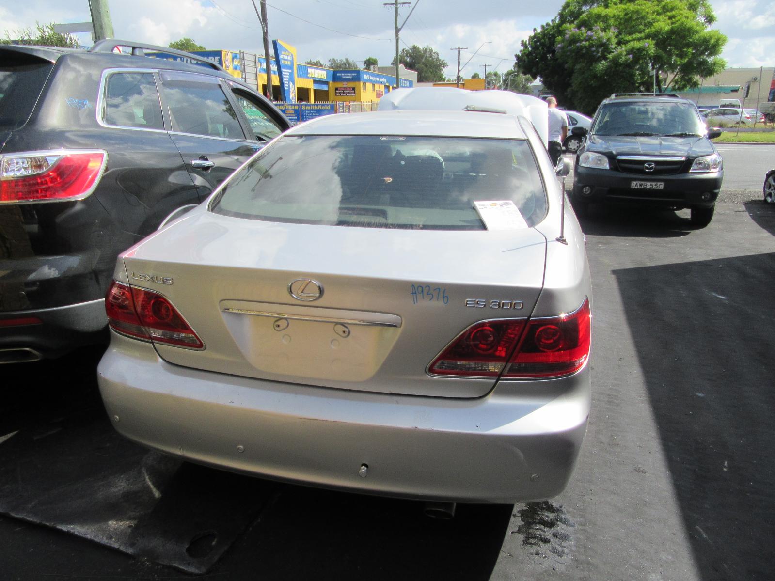 View Auto part Right Taillight Lexus Es300 (92-05) 2005