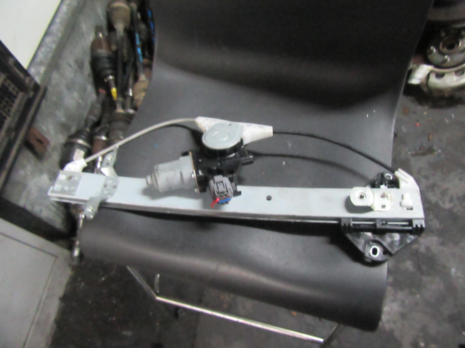 View Auto part Left Rear Wnd Reg/Motor Subaru Forester 2009