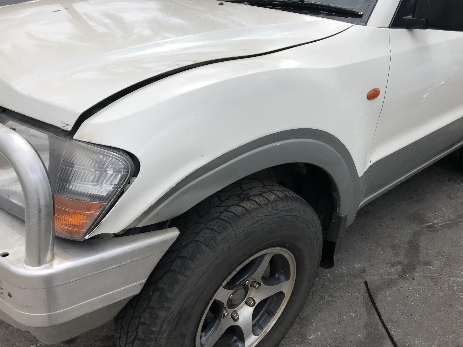 View Auto part Door/Boot/Gate Lock Mitsubishi Pajero 2000