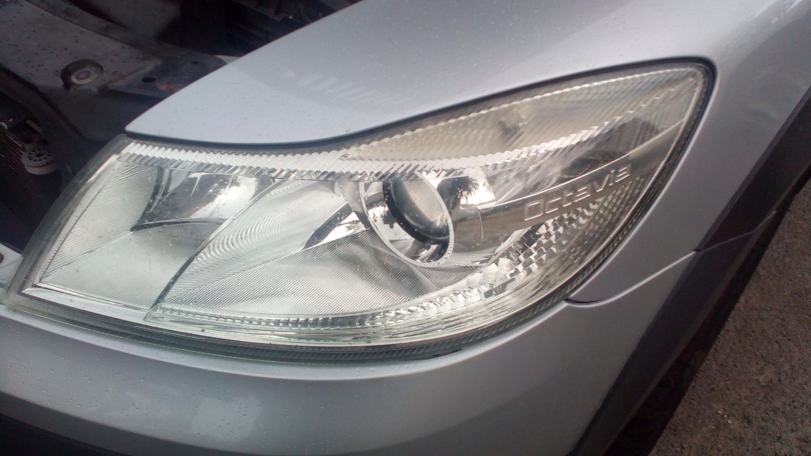 View Auto part Headrest Skoda Octavia 2011